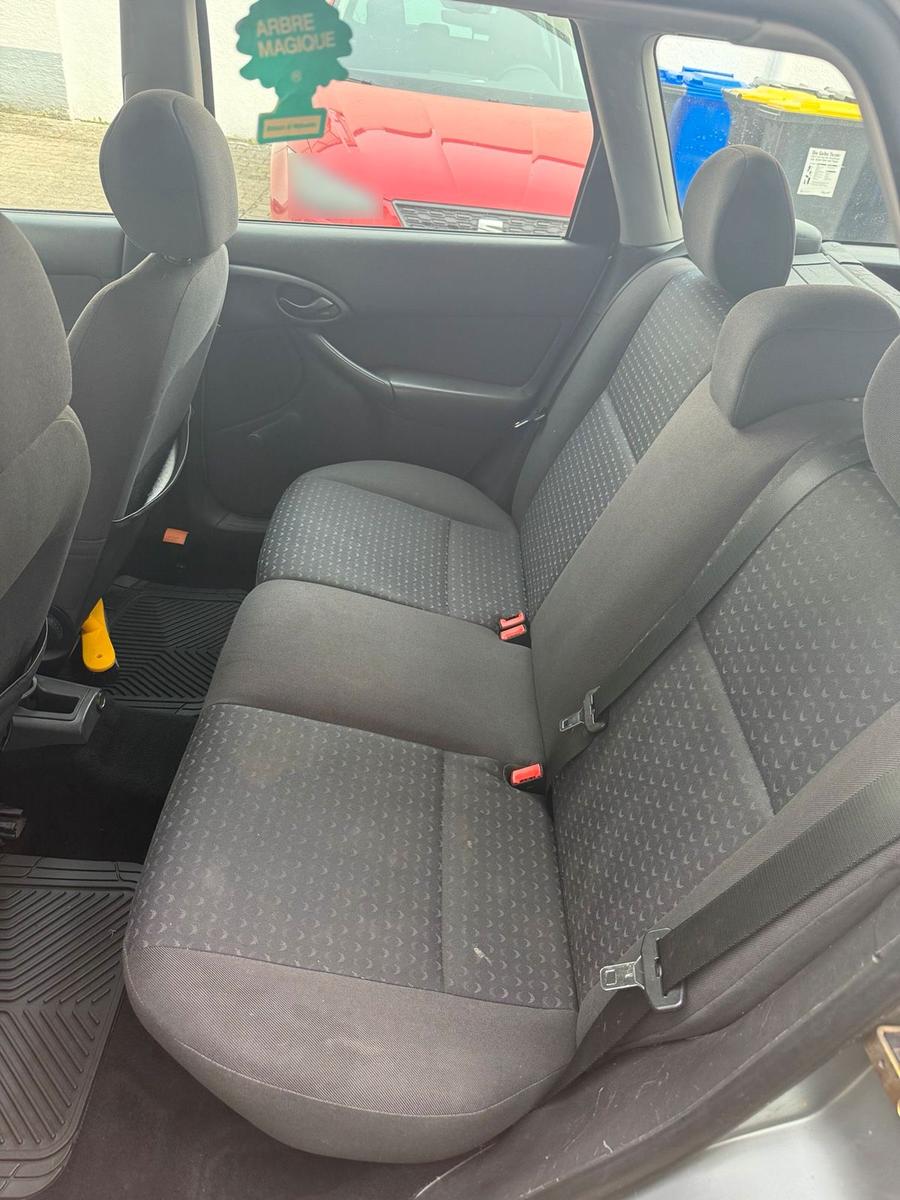 Ford Focus 2004 — photo 5