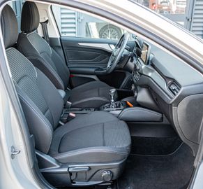 Fahrzeugabbildung Ford Focus Titanium 1.0 EcoBoost |PARKPILOT|NAVI|B&O