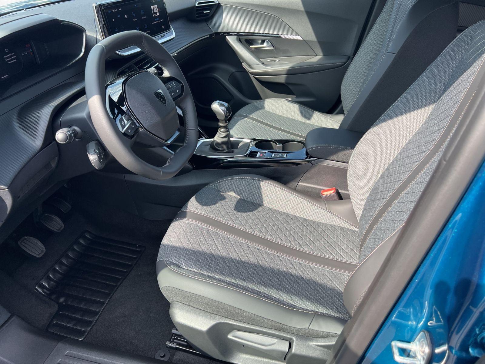 Peugeot 2008 Allure 100 Kamera vorne/hinten PDC Sitzheiz