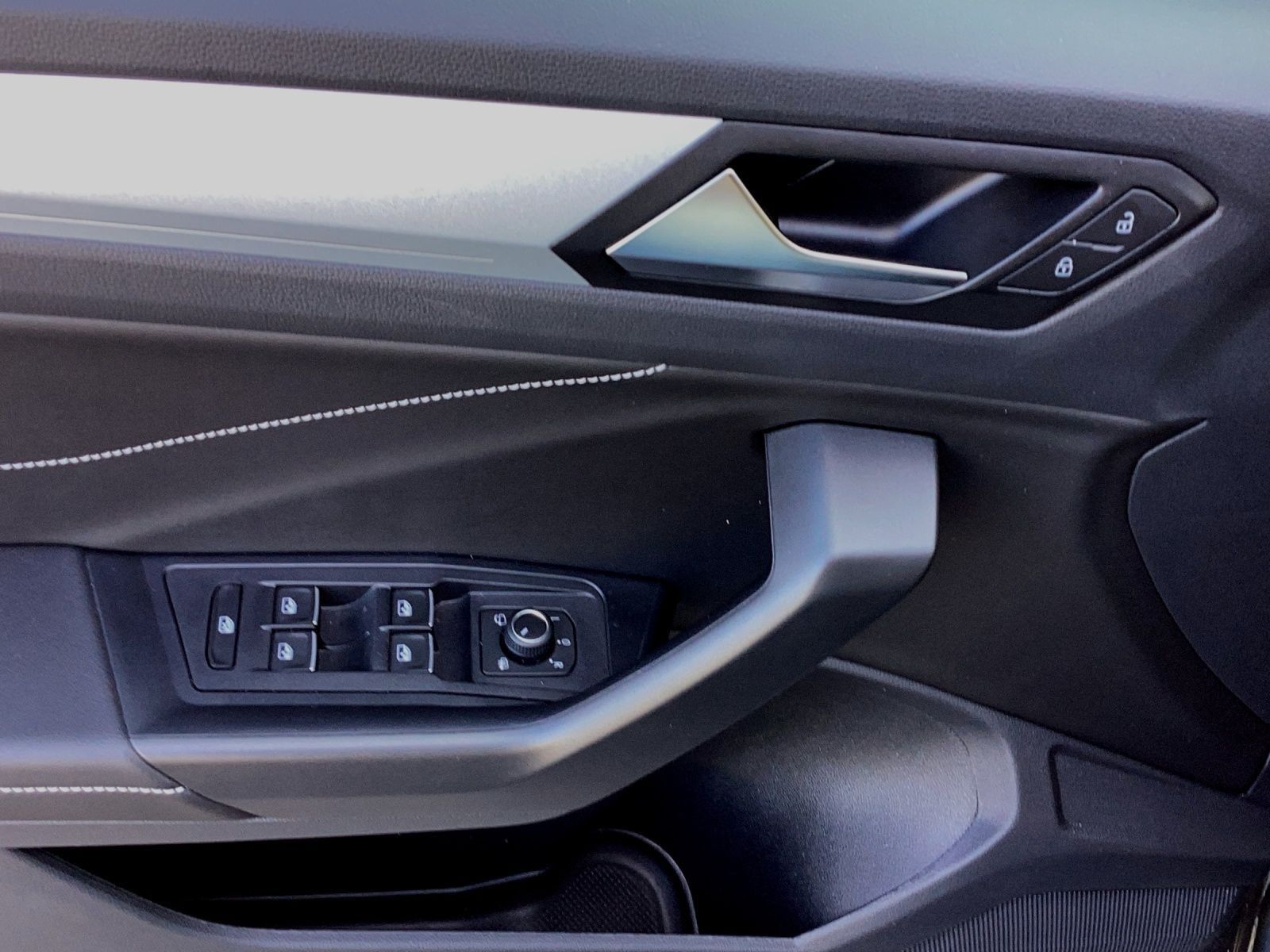 Volkswagen T-Roc - Bild 8