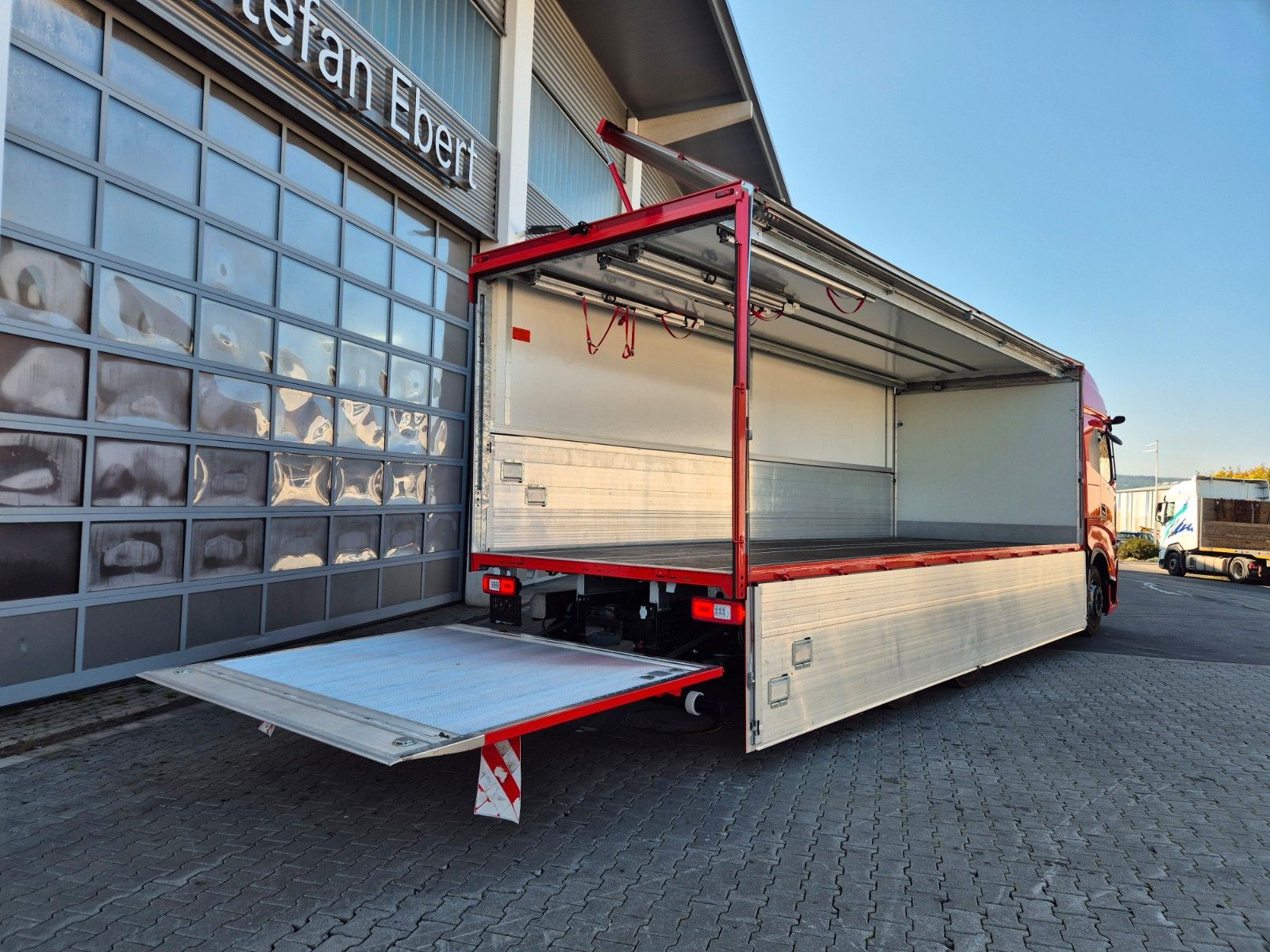 Fahrzeugabbildung Iveco AS260S50Y/FS Schwenkwand LBW 2xAHK CAM Intarder