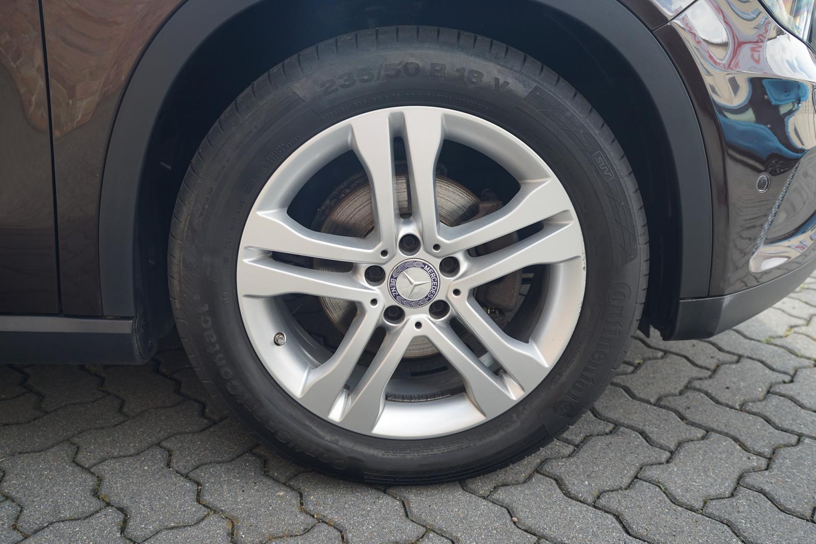 Mercedes-Benz GLA 200 Standard Bi-Xenon Sitzheizung Kamera PDC