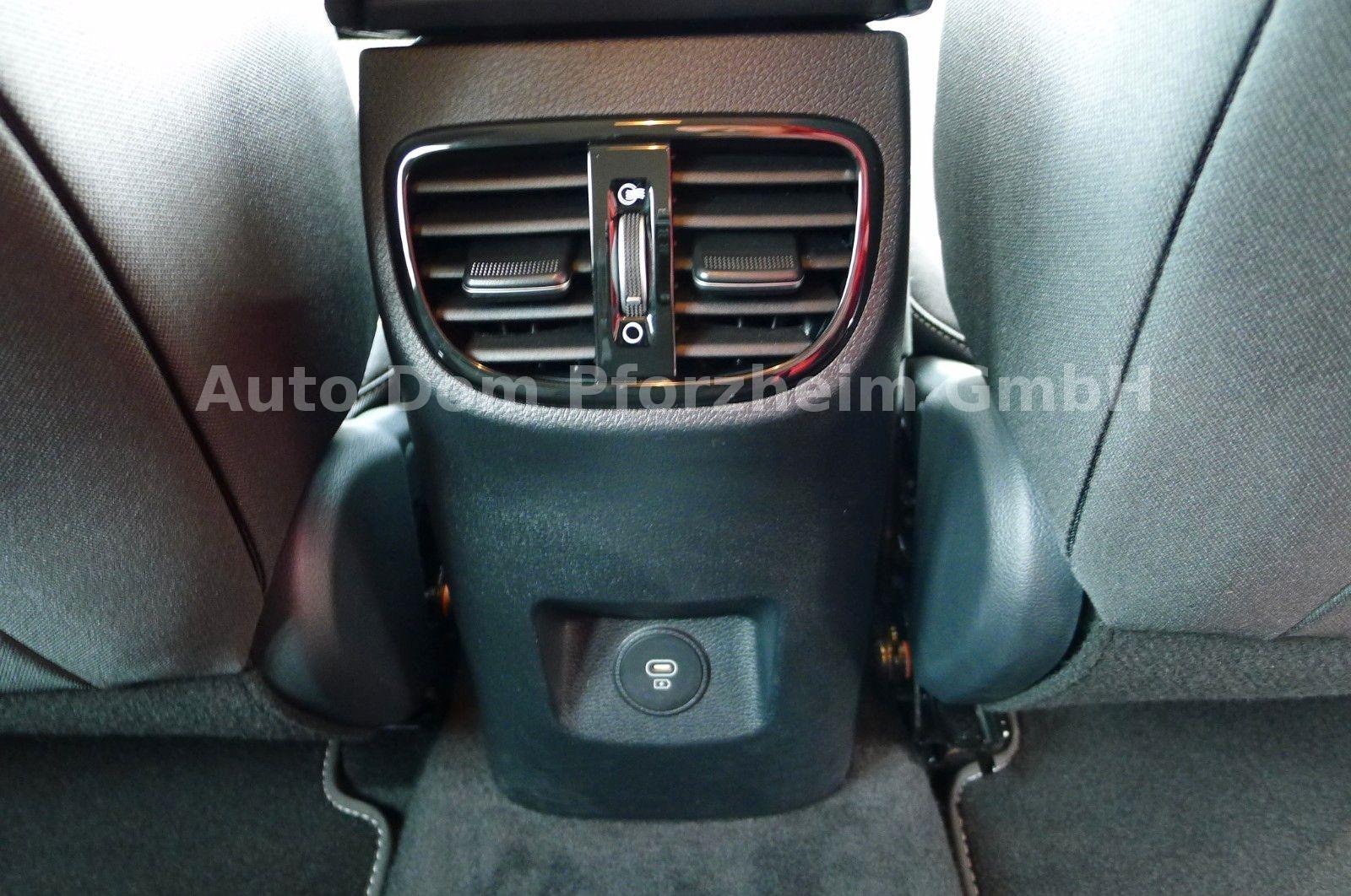 Kia CEED SW 1,5T DCT Spirit /UVO/NAVI/Kamera/LED