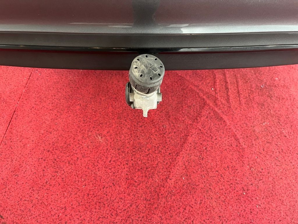 Fahrzeugabbildung Mercedes-Benz E 450 4M Avantg. AHK SDHZ ACC LED Schiebe. 360°