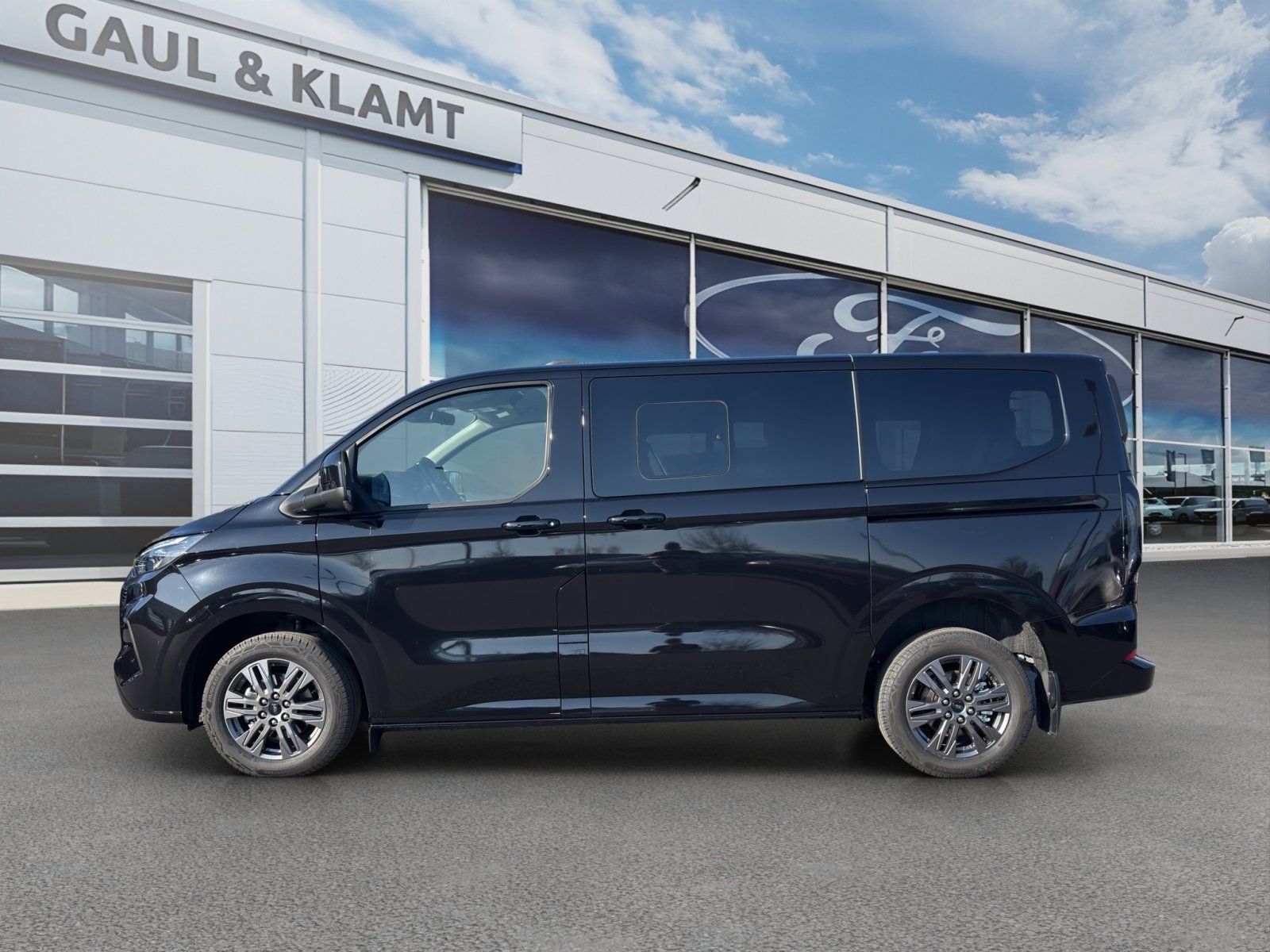 Fahrzeugabbildung Ford Tourneo Custom 2.0 Ecoblue 320 L1 Tourneo Titani
