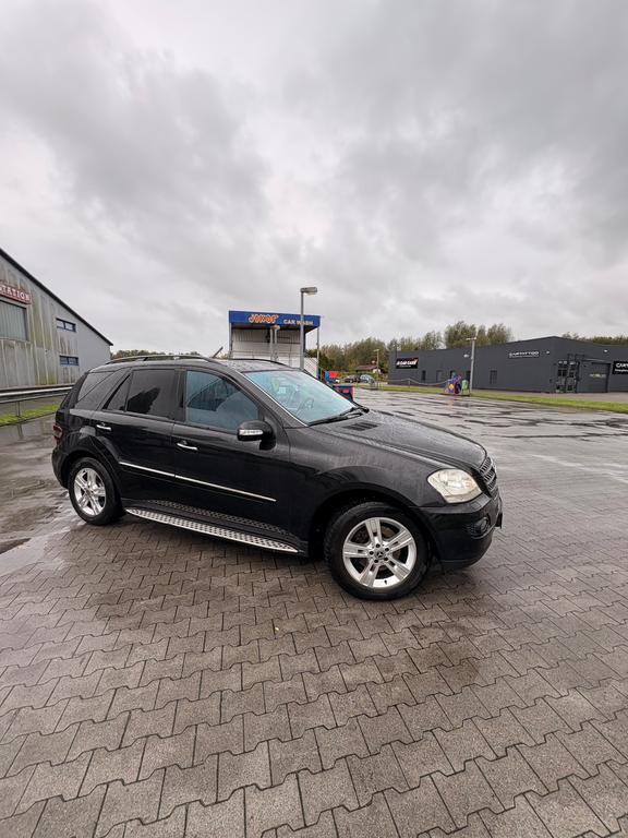 Mercedes-Benz ML 320