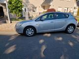 Opel Astra 1.6 Sport Sport - Opel Astra aus 2010: 1.6