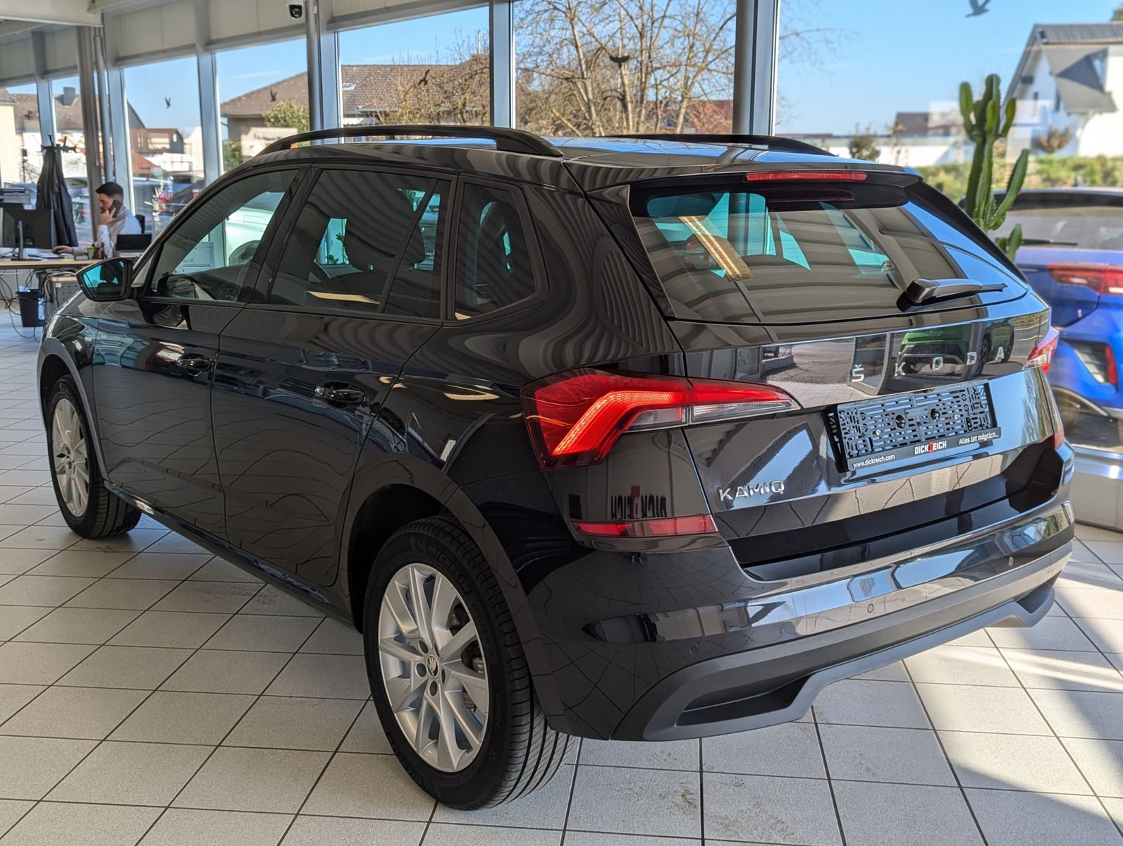 Fahrzeugabbildung SKODA Kamiq 1.0 TSI DSG Tour Cam Pano ACC SMART-LINK