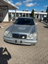 Mercedes-Benz Mercedes E320 T Modell 4Matic - gebrauchte Mercedes-Benz E 320 aus dem Jahr 1999