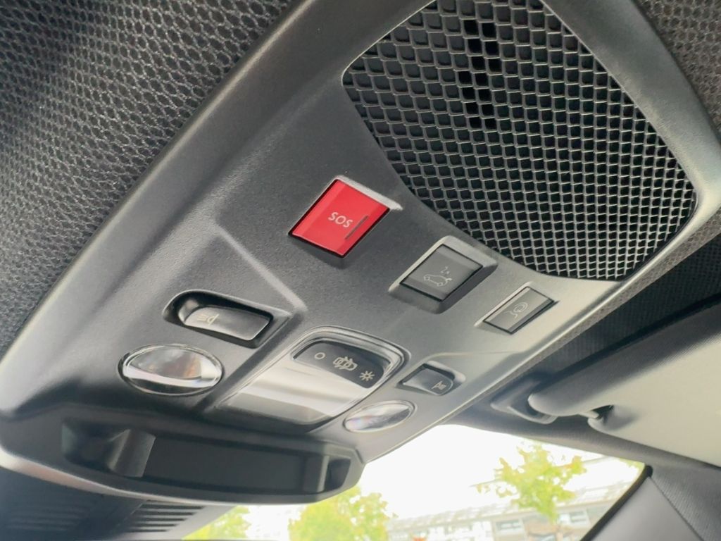 Fahrzeugabbildung Jeep Avenger e-Hybrid Altitude NAVI ELEKTR HECK WINTE