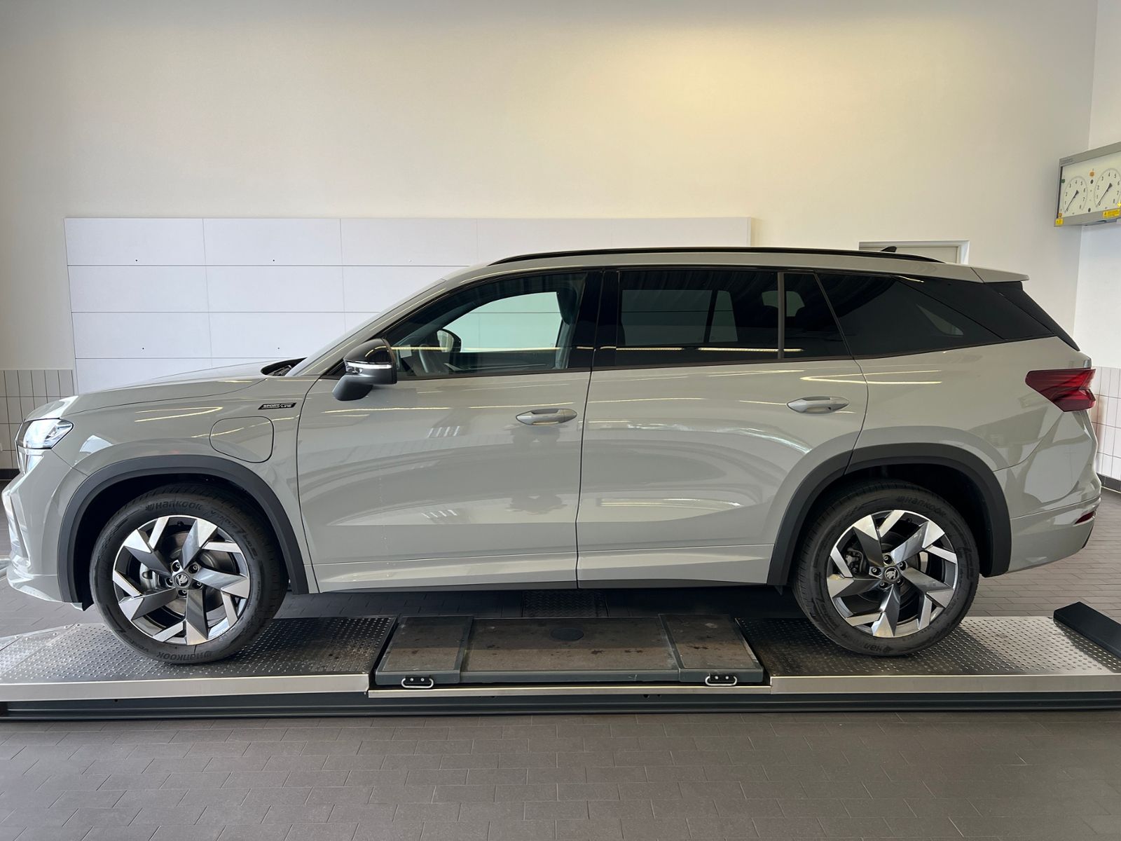 Fahrzeugabbildung SKODA Kodiaq Sportline 1.5 TSI IV DSG *AHK, Navi, ACC*