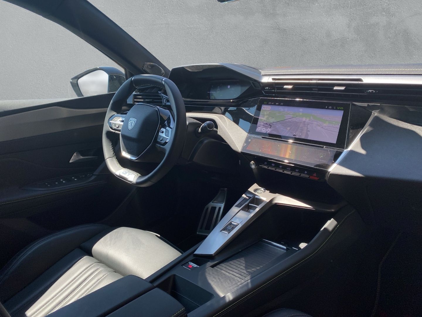 Fahrzeugabbildung Peugeot 408 GT 1.2 Puretech 130 EAT 8  *Premium- Paket*
