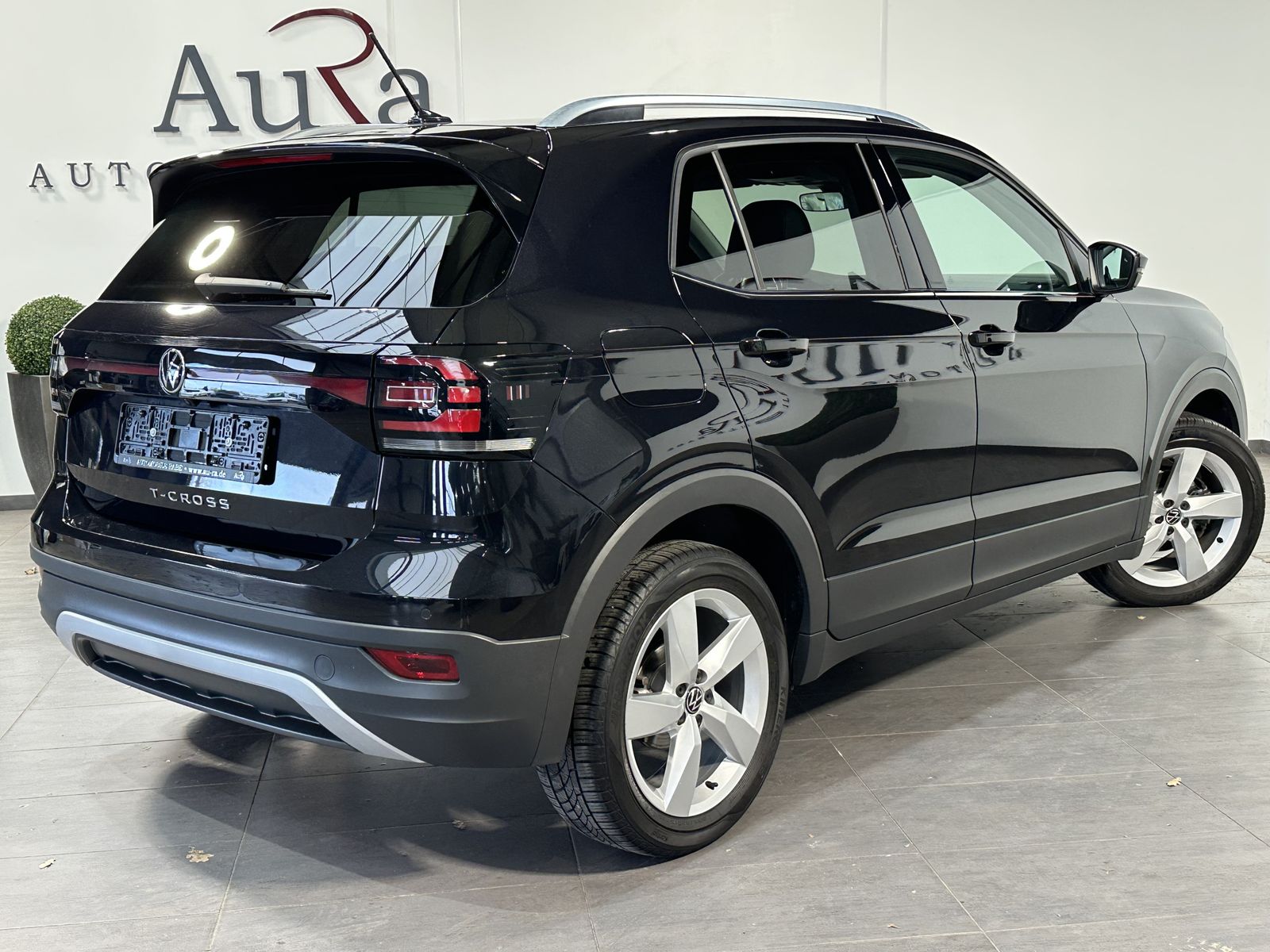 Fahrzeugabbildung Volkswagen T-Cross 1.5 TSI DSG Style NAV+LED+KAMERA+CARPLAY