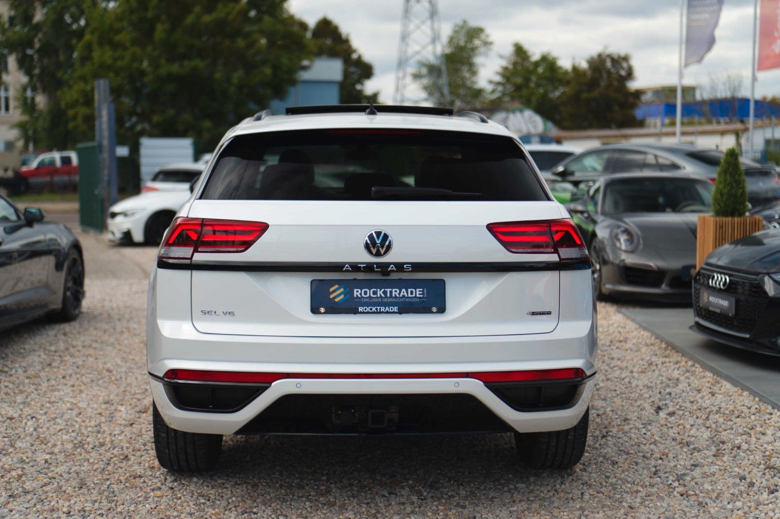Fahrzeugabbildung Volkswagen ATLAS 3.6 Cross Sport 4x4 R-Line Black 4Motion