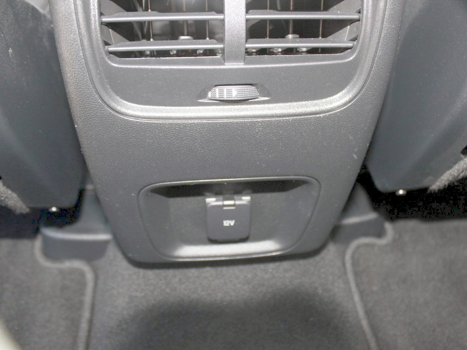Fahrzeugabbildung Ford Kuga Plug-In Hybrid Cool & Connect 2,5 Duratec