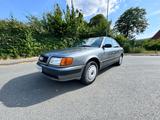 Audi 100 2,3E H-Kennz. HU06/2028 - silberne Audi 100