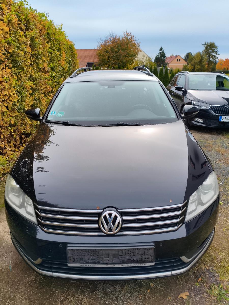 Volkswagen Passat 2014 — rear view