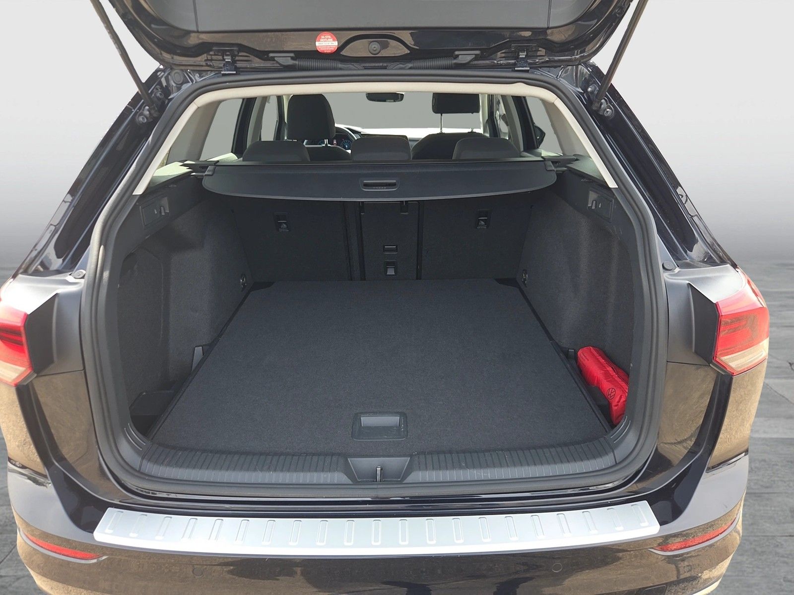 Fahrzeugabbildung Volkswagen Golf VIII Variant TDI Style LED+ DSG Navi ACC PD