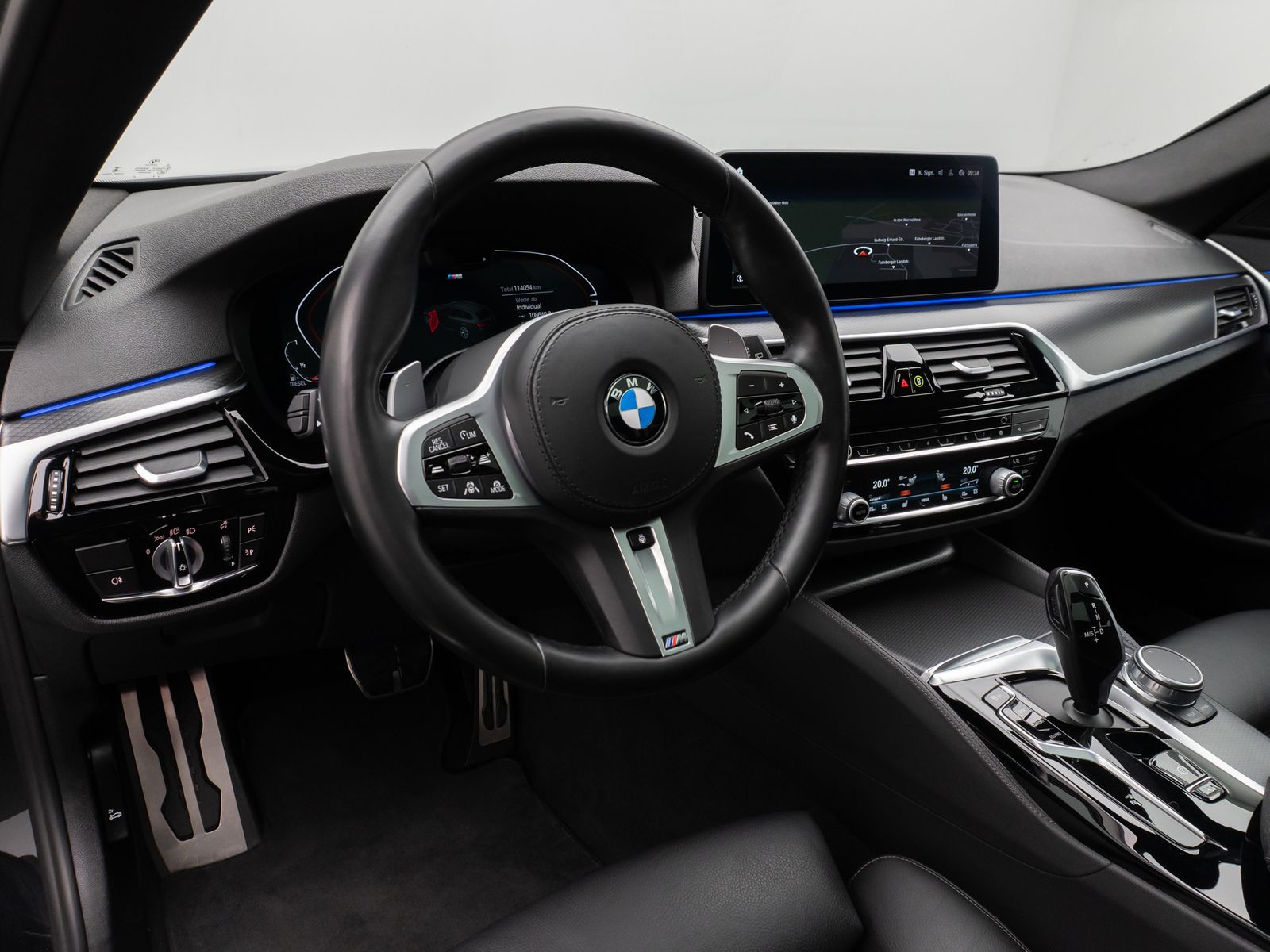 Fahrzeugabbildung BMW 530d  M Sport Panorama Kamera Laser HUD DAB HiFi