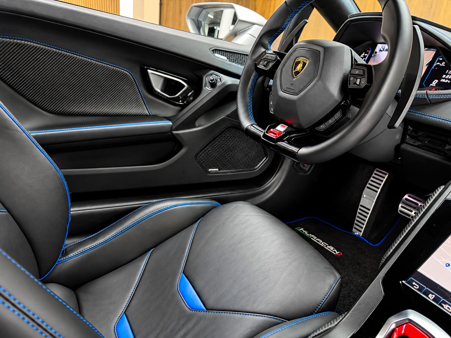 Fahrzeugabbildung Lamborghini Huracan Huracán EVO V10/LIFT/SENSONUM/KAMERA/ACC