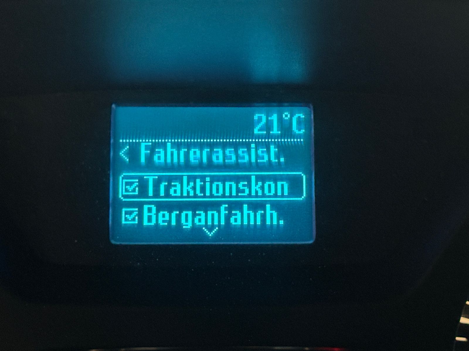 Fahrzeugabbildung Ford TOURNEO CUSTOM 2.2 TDCI WESTFALIA EUROLINE STHD