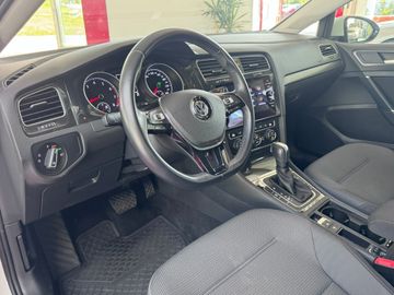 Volkswagen Golf - 8
