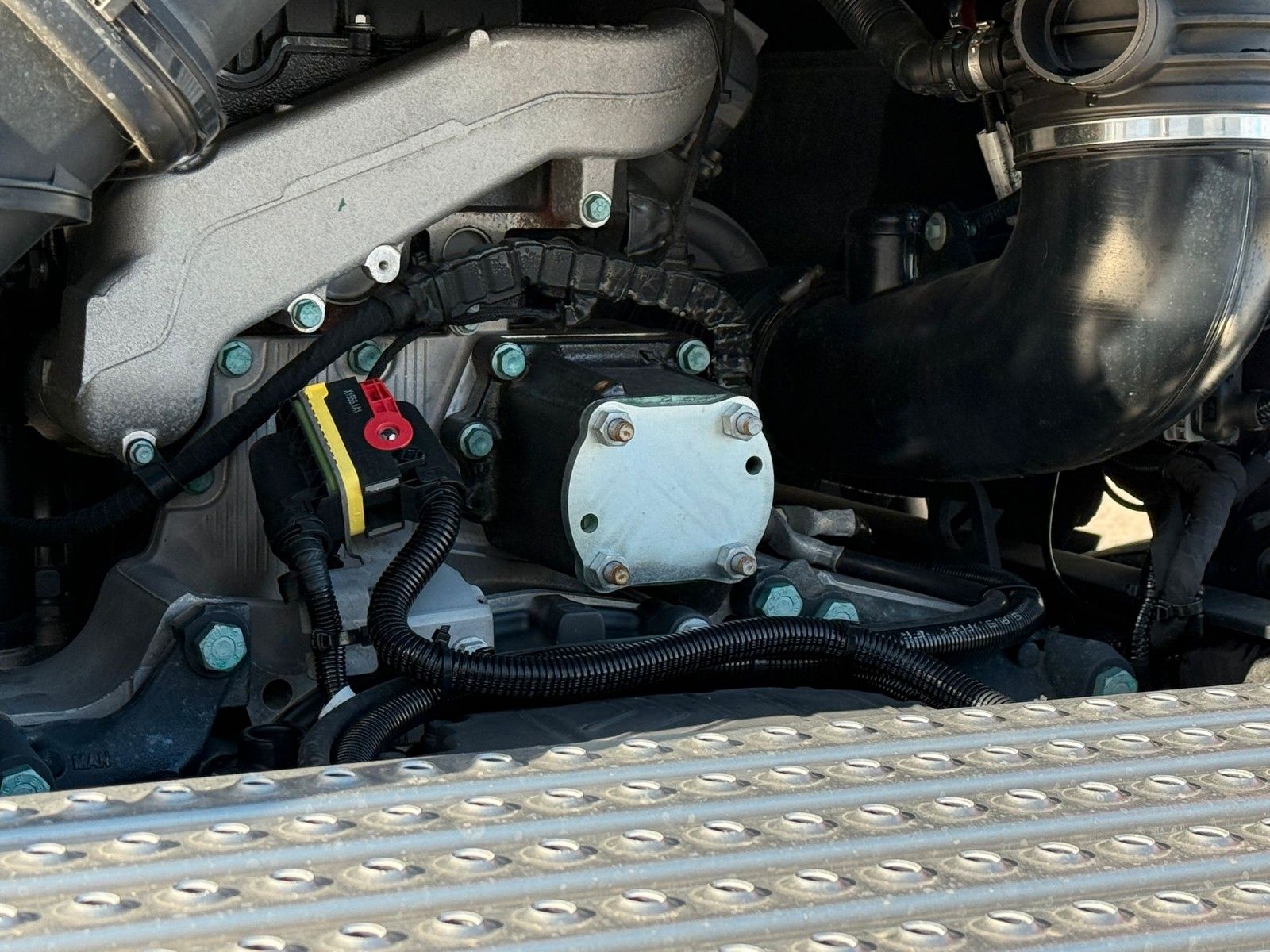 Fahrzeugabbildung MAN TGX 18.520 4x2H BL Kommunal Hydr.  Winterdienst