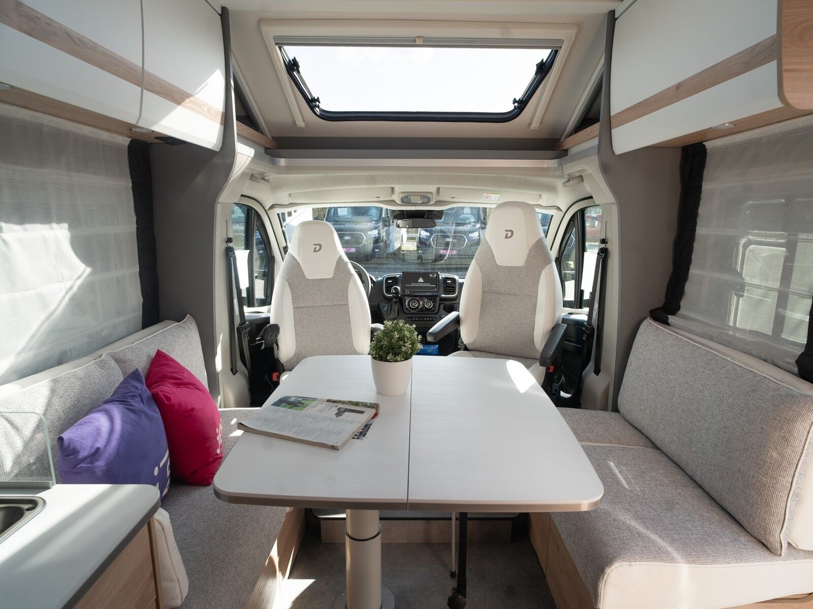 Fahrzeugabbildung Dethleffs Just Camp Active T 7052 DBL ACC-Paket/Automatik