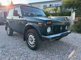 Lada Niva Only*AHK*CD-Radio*2 Hand*Tüv Neu* - Lada Niva mit Benzin-Antrieb: Geländewagen, Only