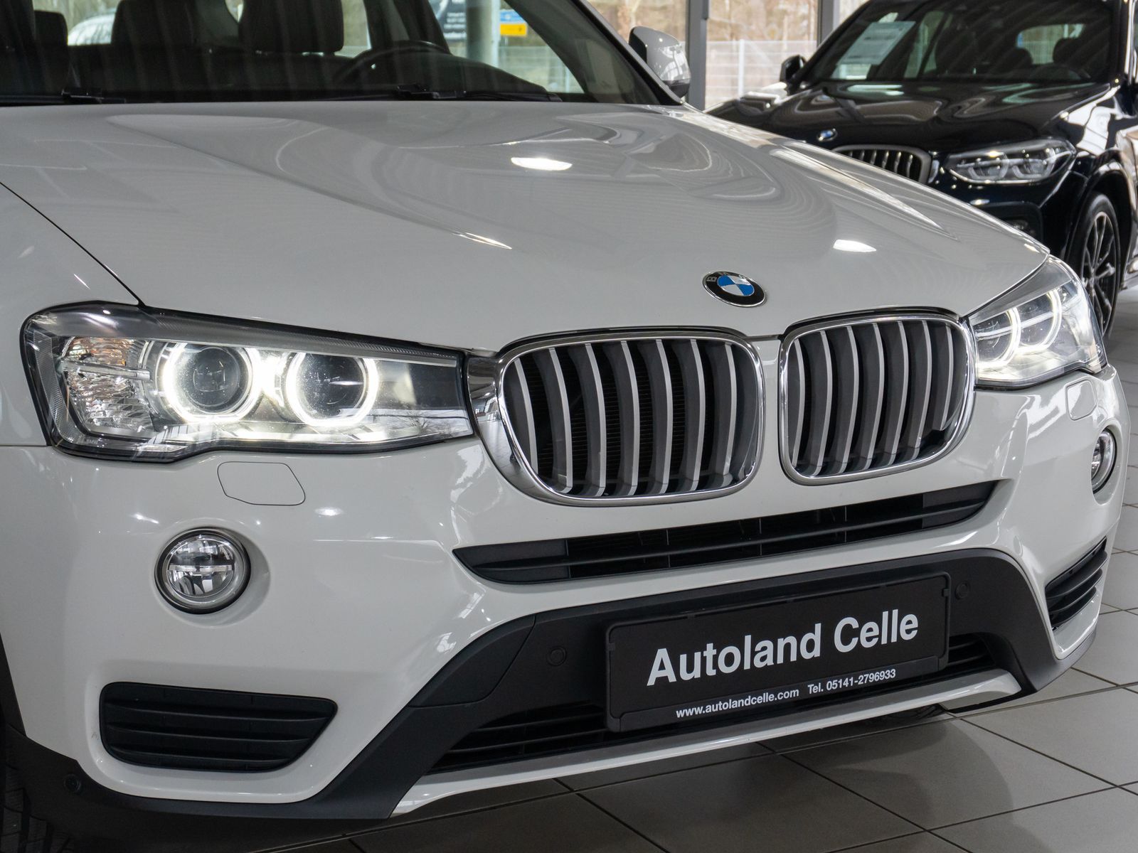 Fahrzeugabbildung BMW X3 xD30d Panorama HUD HiFi Xenon PDC Sport Leder