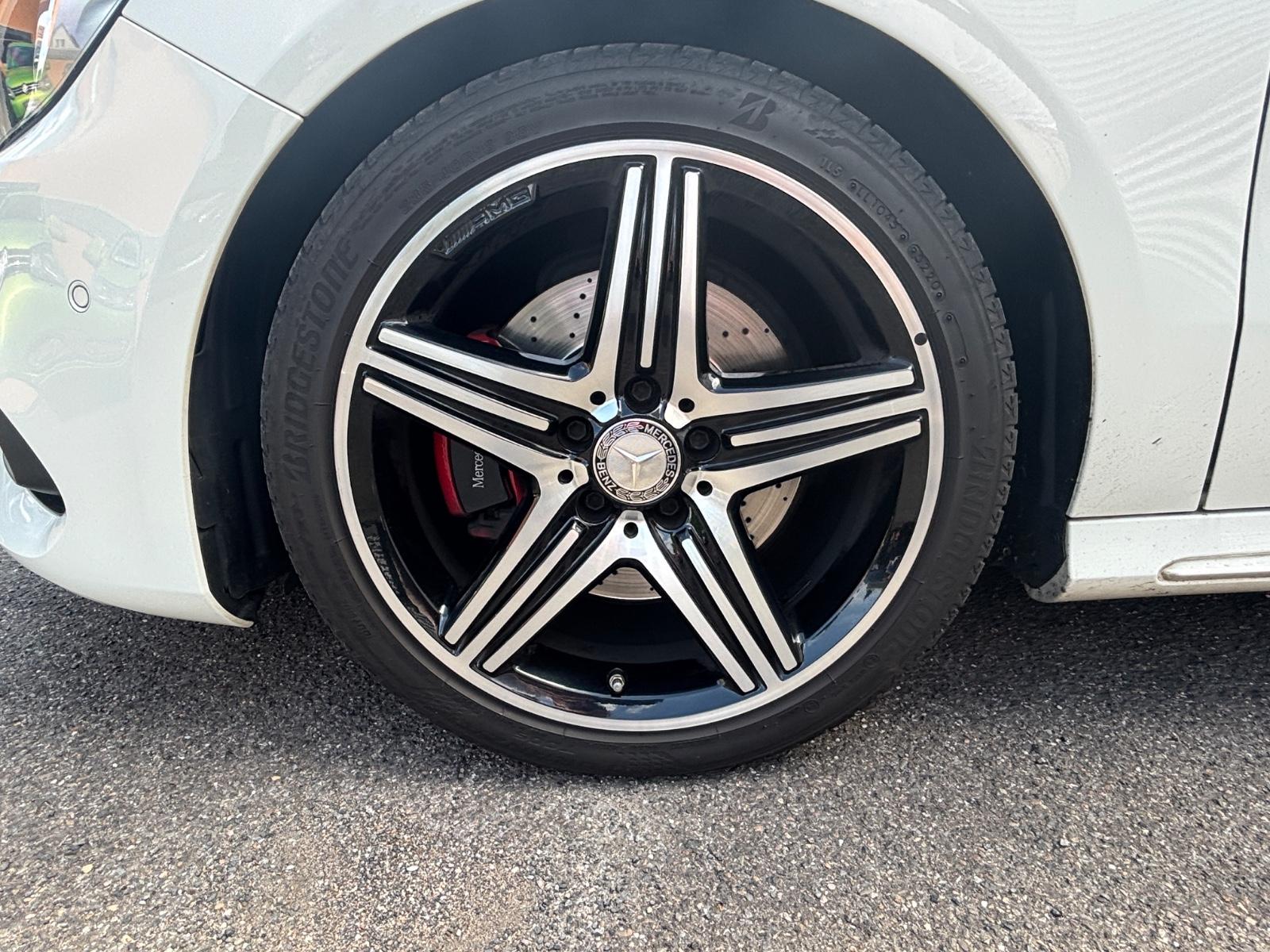 Mercedes-Benz A 250 AMG Sportpaket Panorama Night Paket