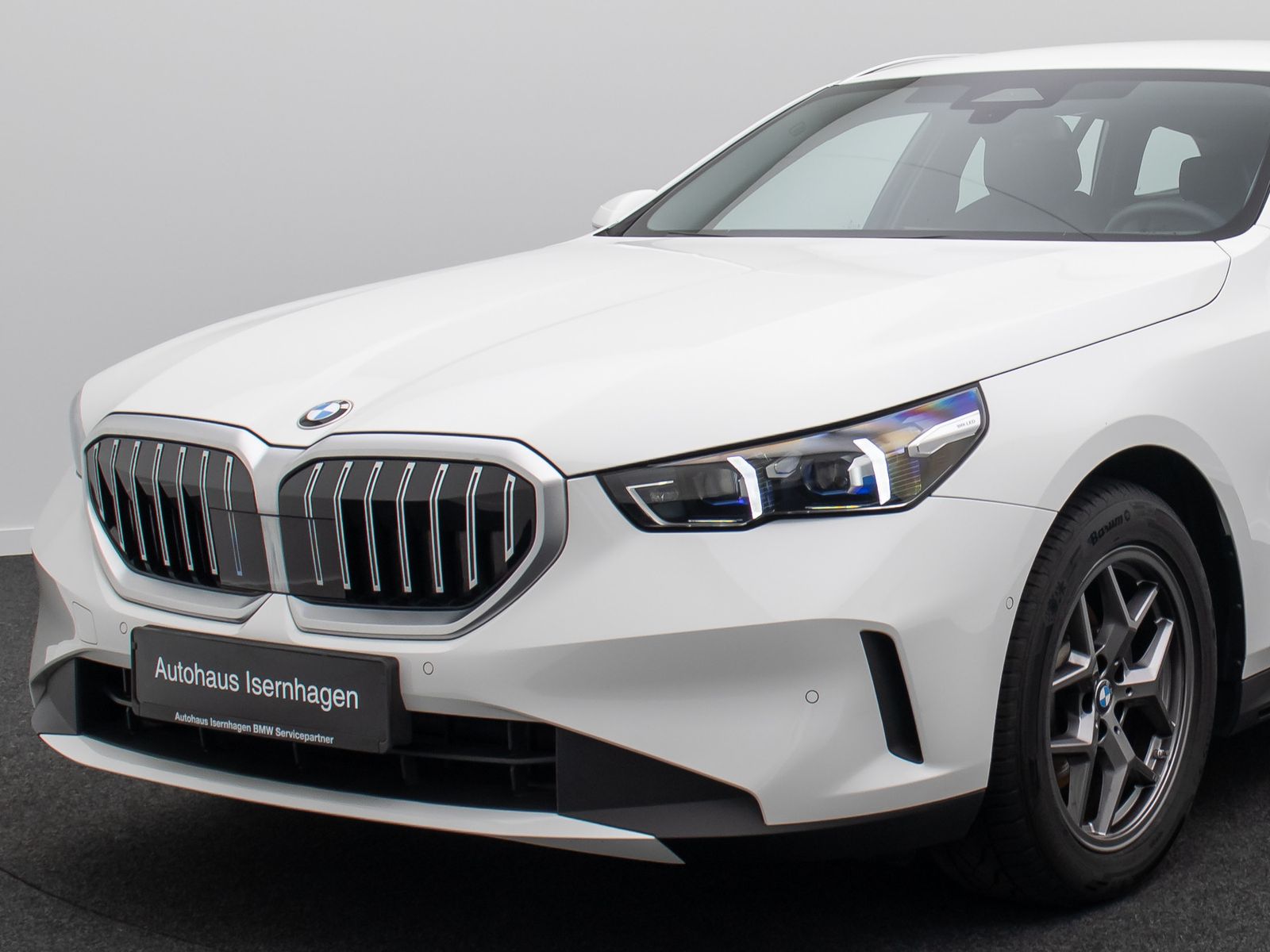 Fahrzeugabbildung BMW 520d Alarm DAB Kamera DigiKey Sport Leder 18Zoll