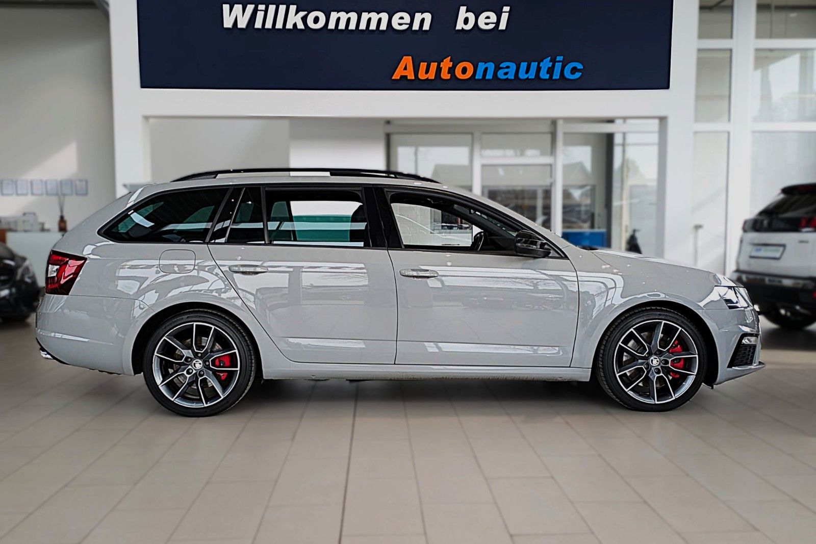 Fahrzeugabbildung SKODA Octavia RS DSG PANO ACC LED VIRTUAL CAM CARPLAY