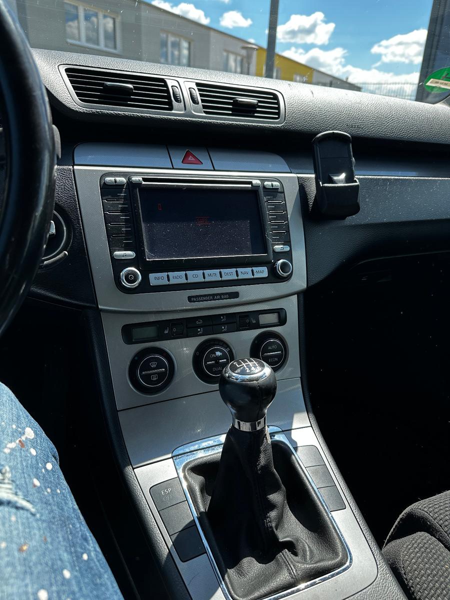 Volkswagen Passat 2006 — photo 19