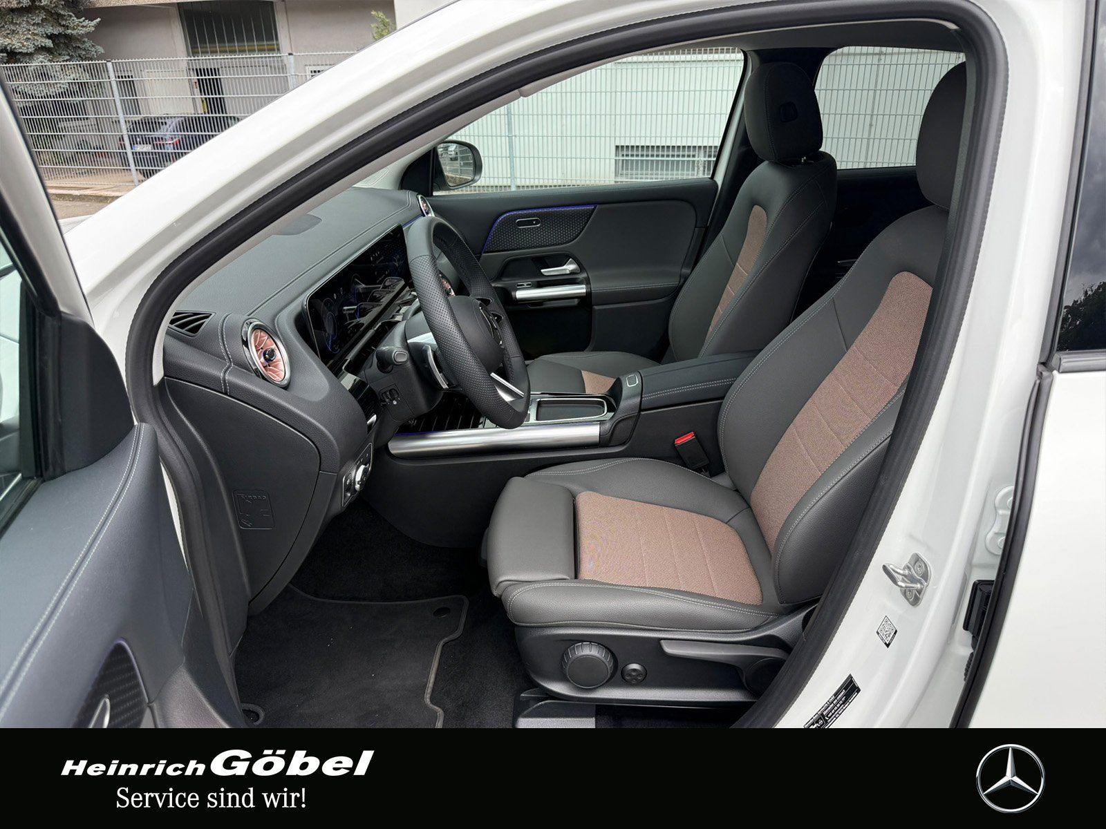 Fahrzeugabbildung Mercedes-Benz EQA 250 ELETRIC-ART*NIGH-PAKET*TOTWINKEL*KAMERA