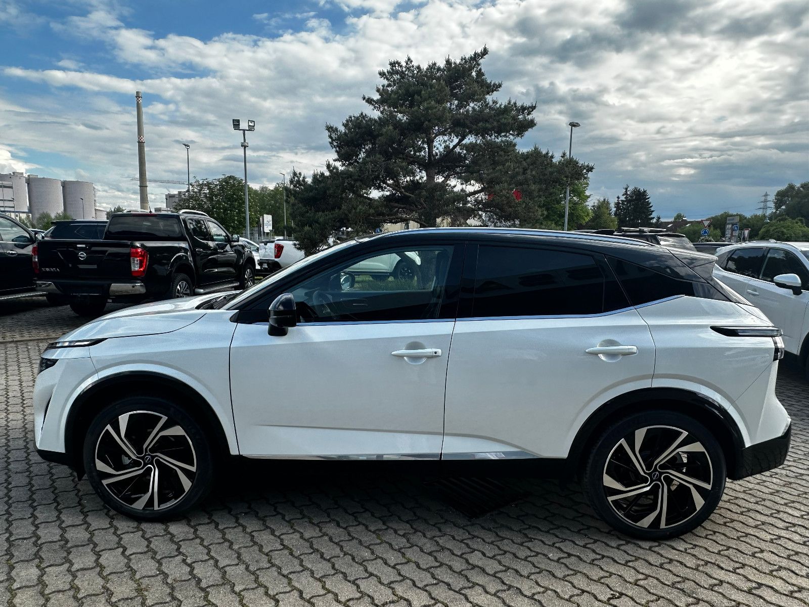 Fahrzeugabbildung Nissan Qashqai Tekna+