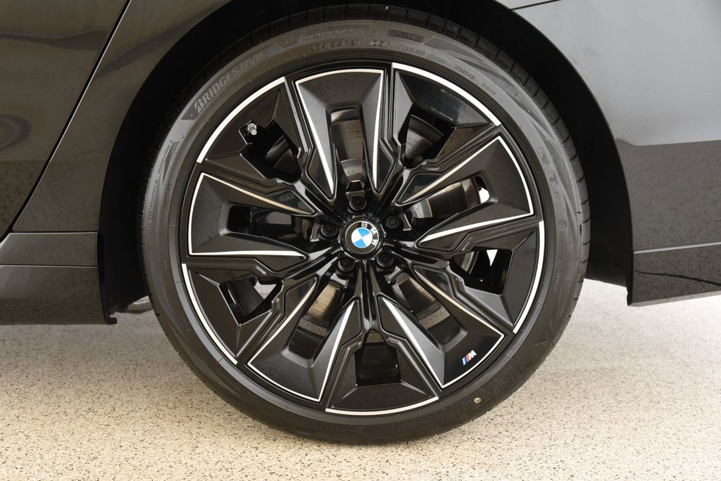 BMW 740