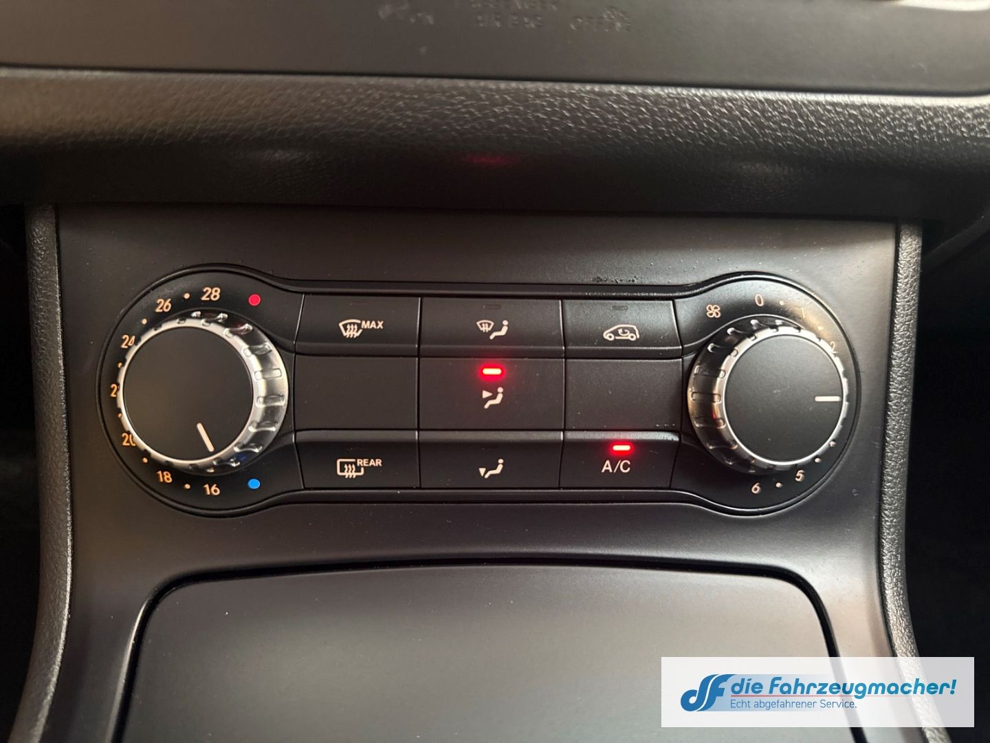 Fahrzeugabbildung Mercedes-Benz B 180 Bi-Xenon SHZ Parklenkass. Rückfahrkam. Not
