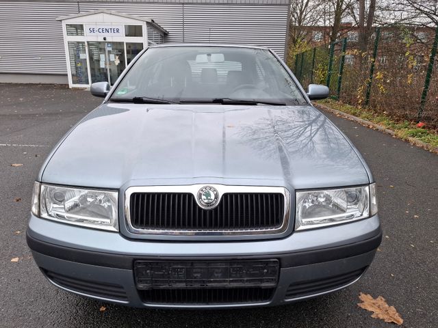 Skoda Octavia 1.6 Ambiente Limousine Klima