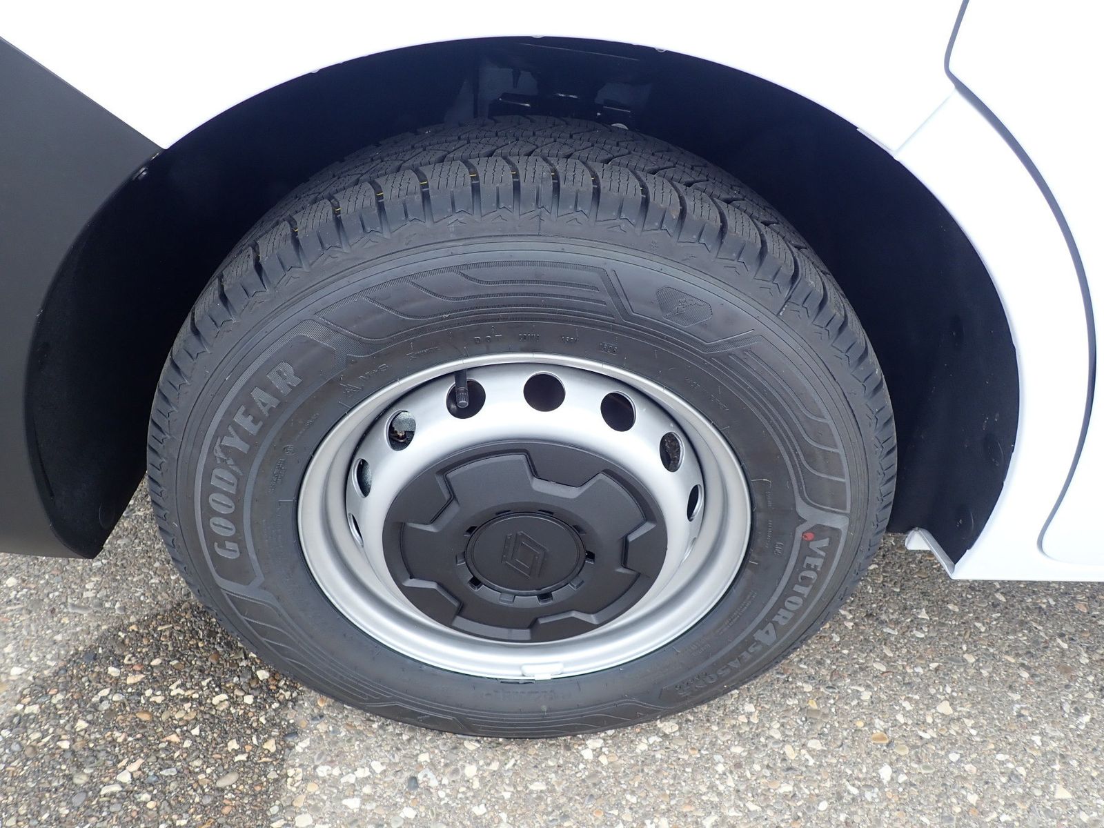 Fahrzeugabbildung Renault Master Werkseitige Umbauten FWD Fgst. Pritsche D