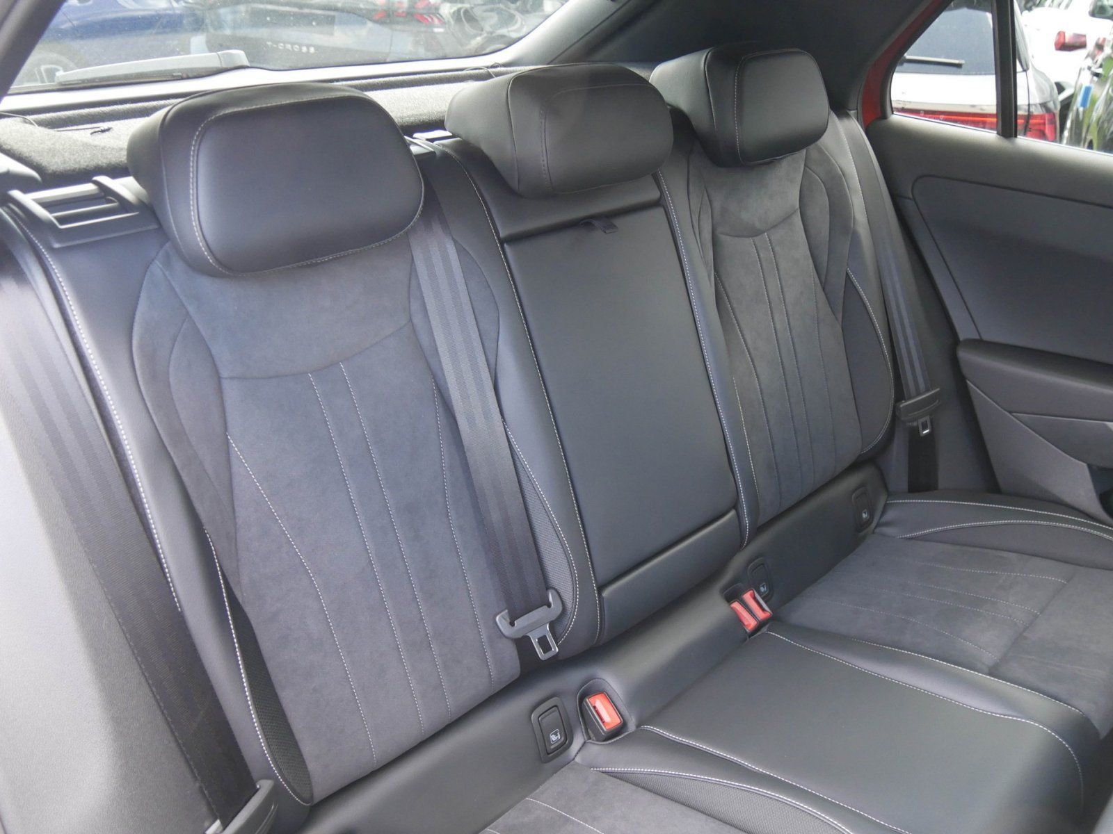 Volkswagen T-Roc - Bild 4