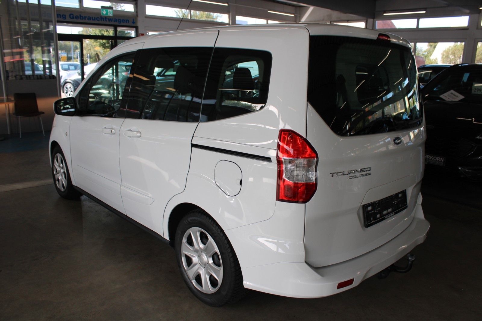 Fahrzeugabbildung Ford Tourneo Courier 1.5 TDCi Trend AHK KLIMA WinterP