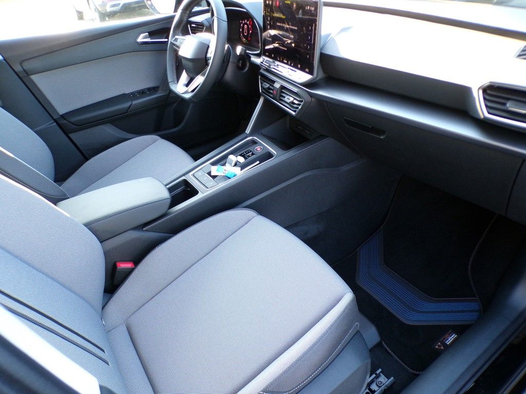 Fahrzeugabbildung SEAT Leon Sportstourer 1.5 eTSI DSG Road Edition