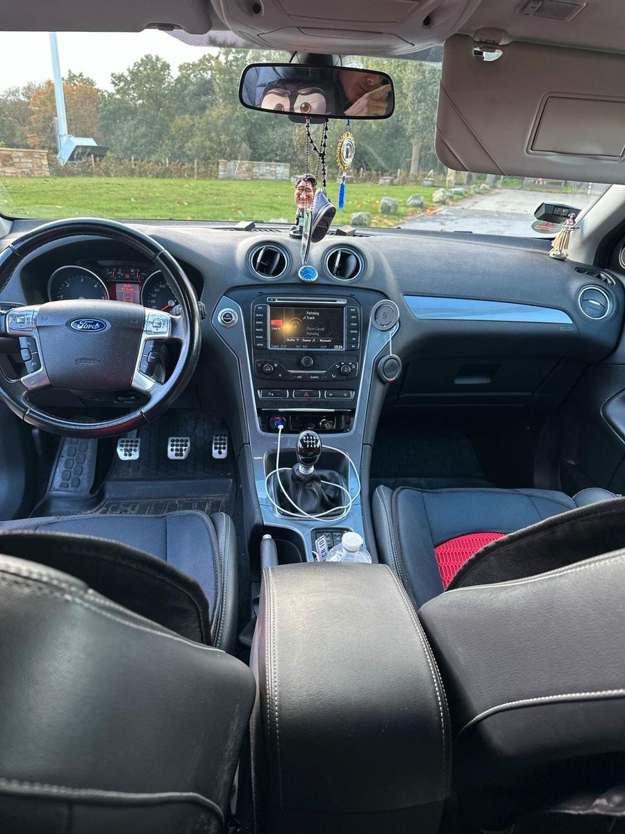Ford Mondeo 2012 — photo 10