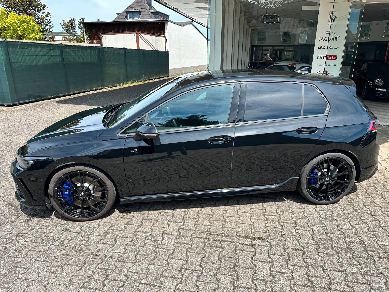 Volkswagen Golf VIII R, 4M-Pano-ACC-DCC-19"-AHK-GARA