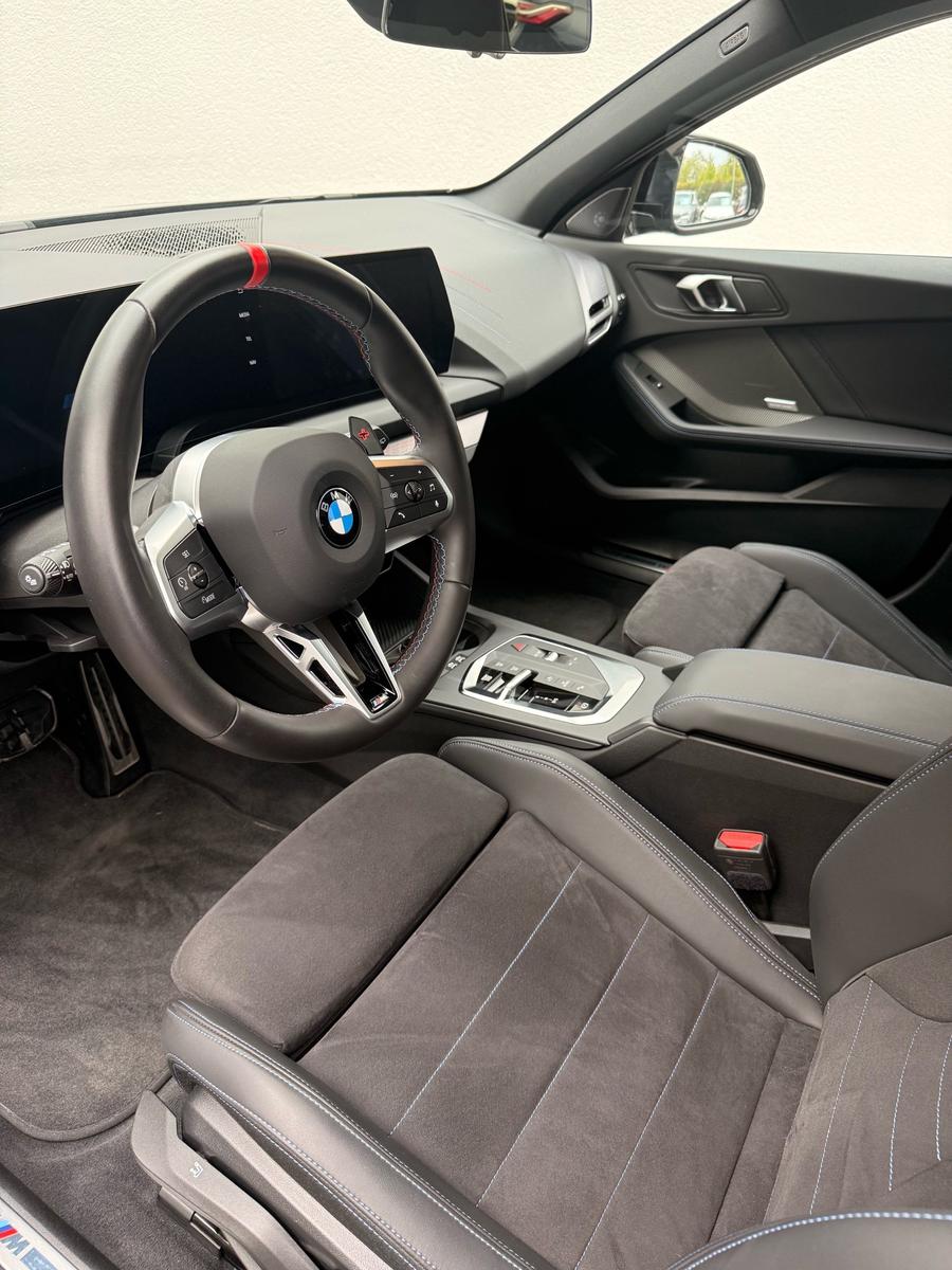 BMW M135 xDrive HK SOUND+LED+KAMERA+SITZHZ+LM18