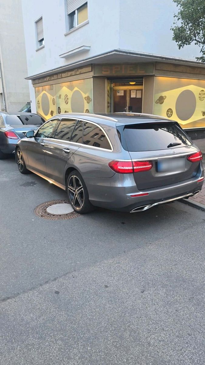 MERCEDES-BENZ mercedes e400 kombi  amg line Mit kastenwa...
