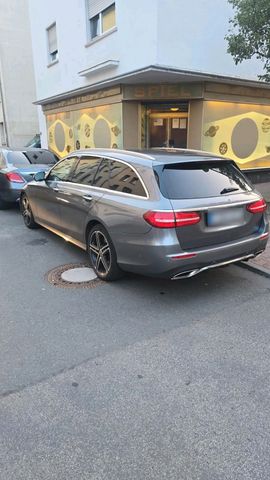 MERCEDES-BENZ E 400