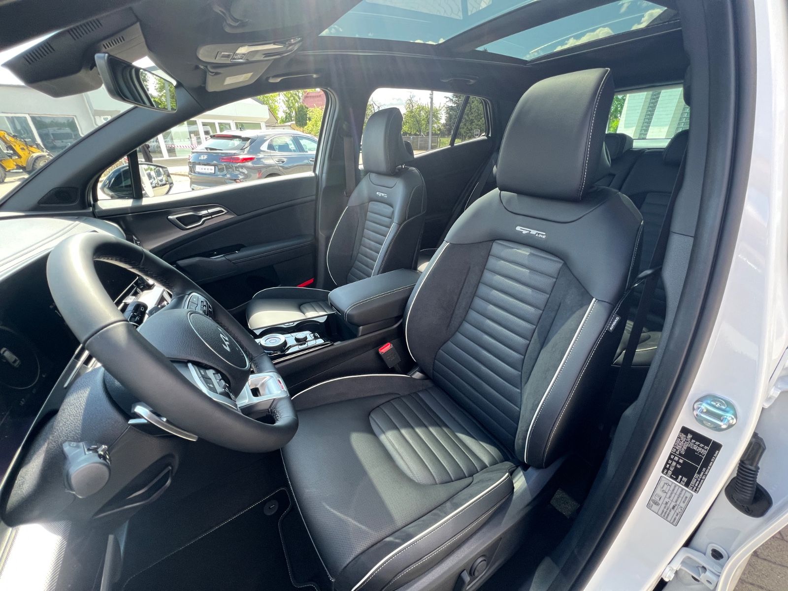 Fahrzeugabbildung Kia Sportage GT-Line HEV AWD SD GD DRI SOUN