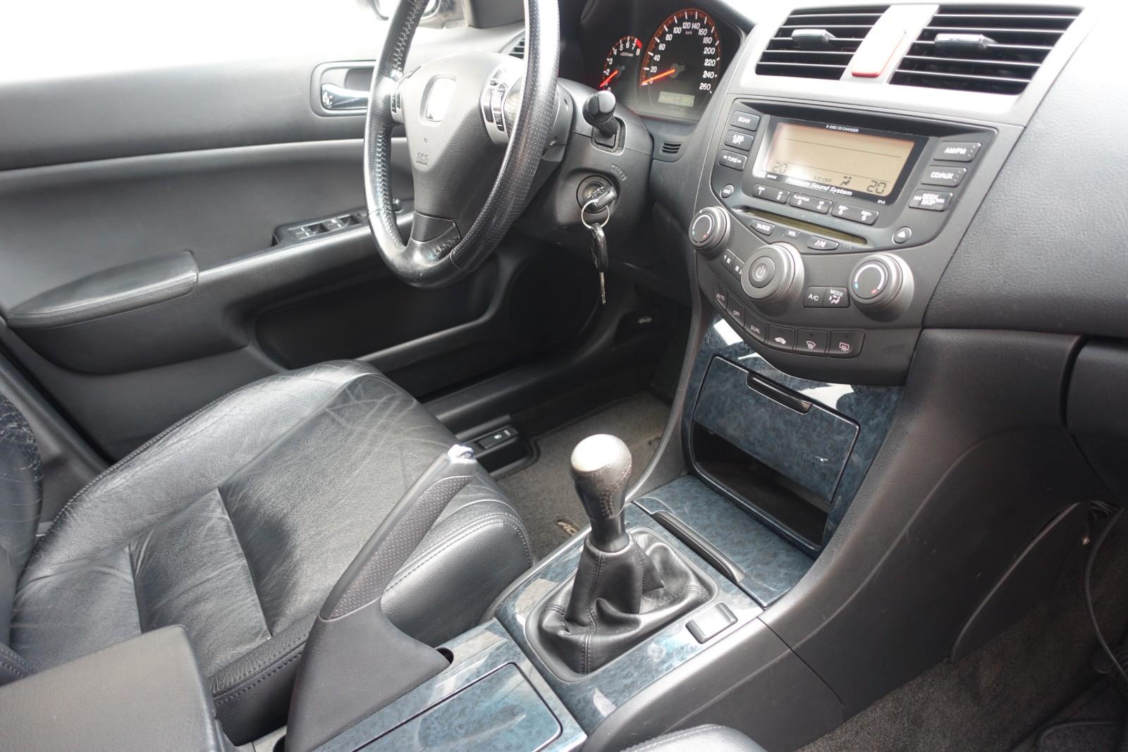 Honda Accord 2004 — photo 22